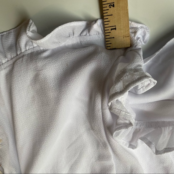 New Trixxi Women’s White Small Flower Embroidered Sleeveless Strap Romper - Picture 8 of 8